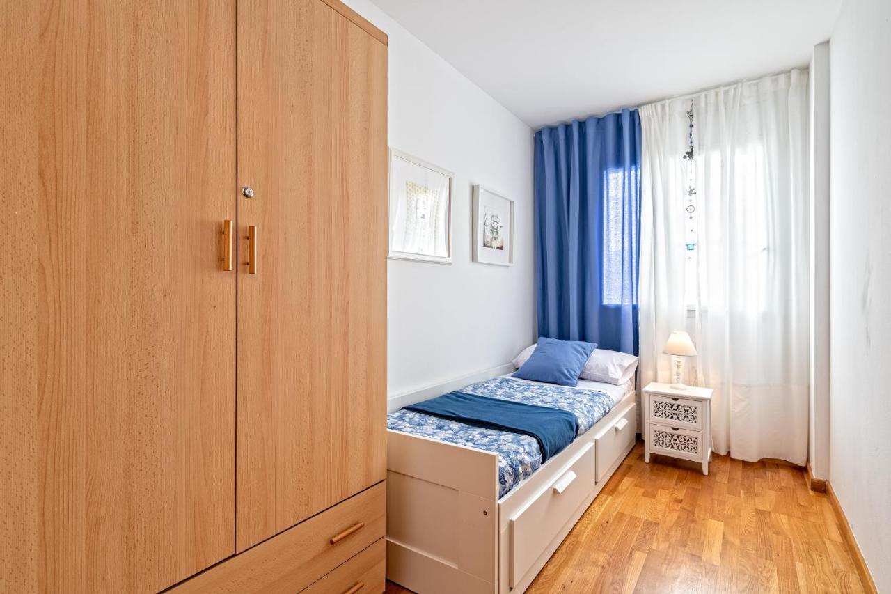 Calido Apartamento Con Piscina En Barcelona Ріпульєт Екстер'єр фото